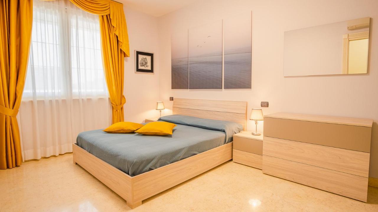 Relais Du Lac Loft - Italian Homing Дезенцано-дель-Гарда Экстерьер фото