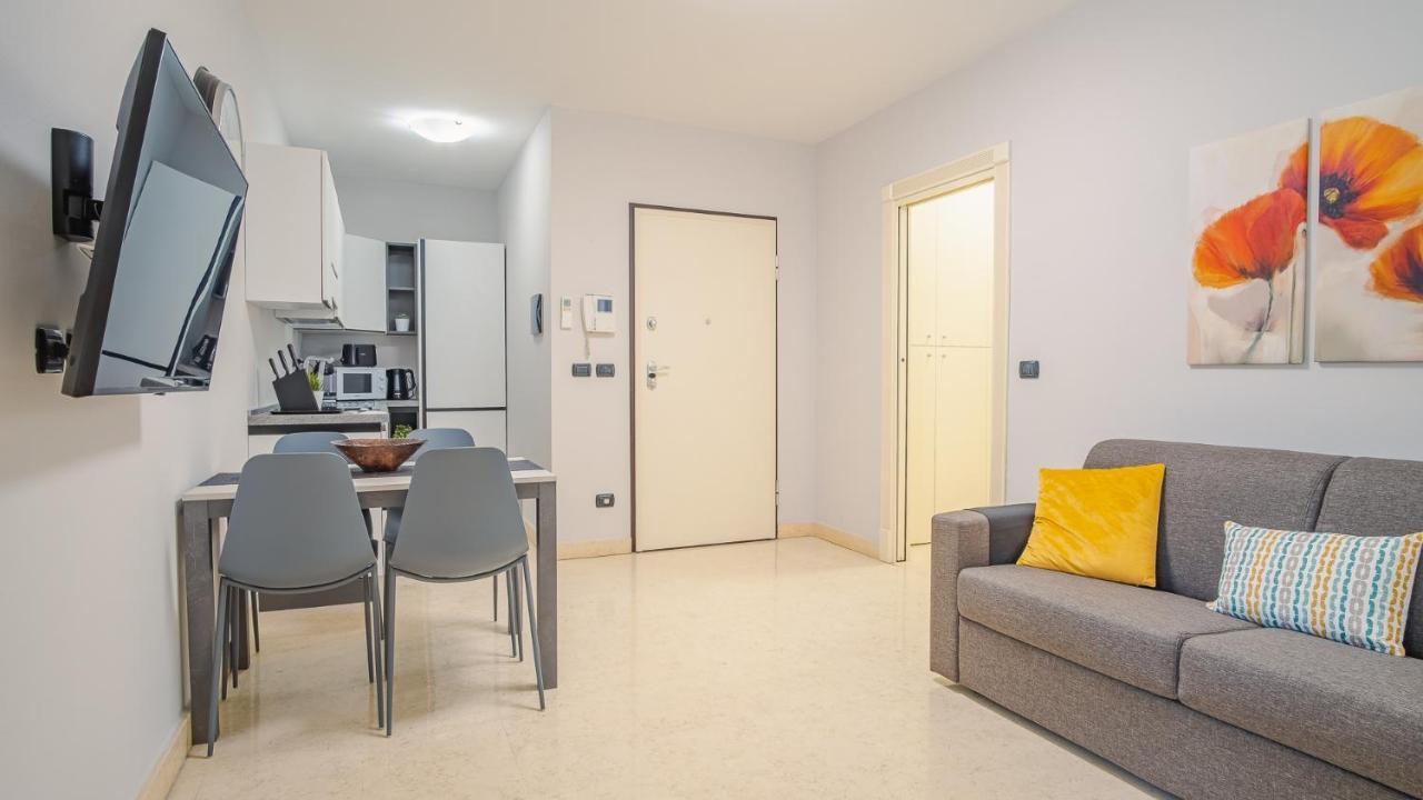 Relais Du Lac Loft - Italian Homing Дезенцано-дель-Гарда Экстерьер фото