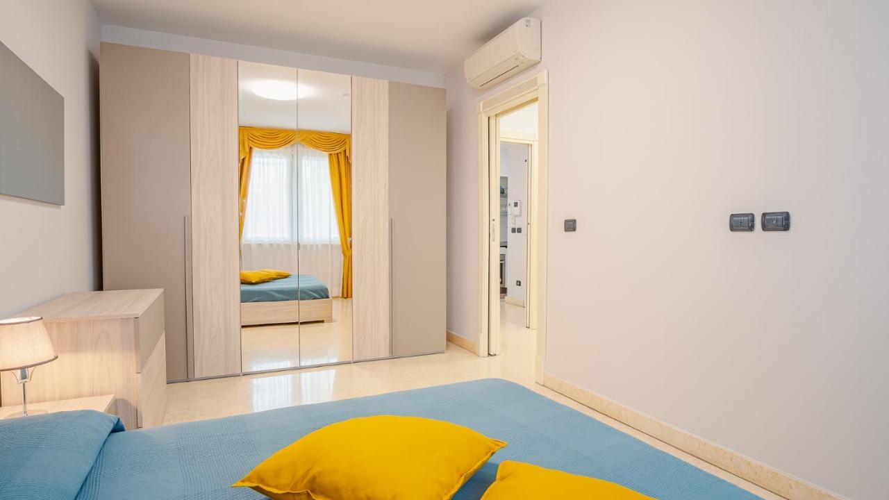 Relais Du Lac Loft - Italian Homing Дезенцано-дель-Гарда Экстерьер фото