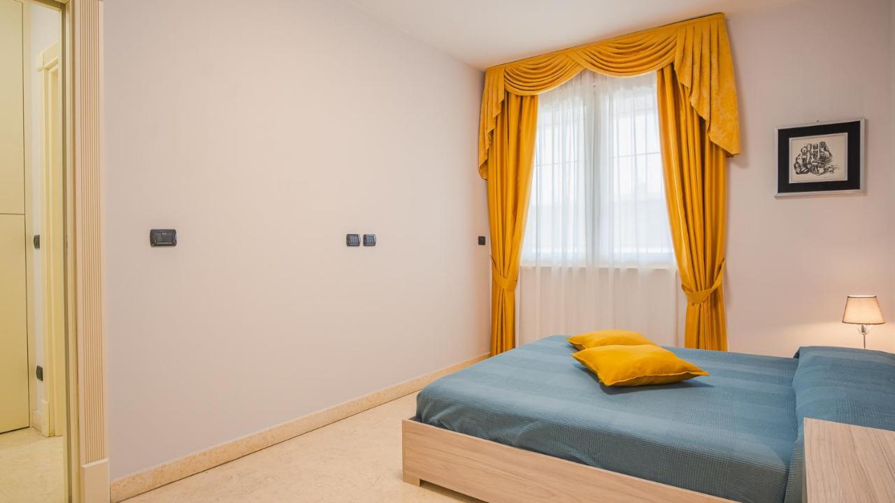 Relais Du Lac Loft - Italian Homing Дезенцано-дель-Гарда Экстерьер фото